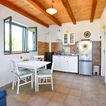 House Filip 度假居 Neviđane